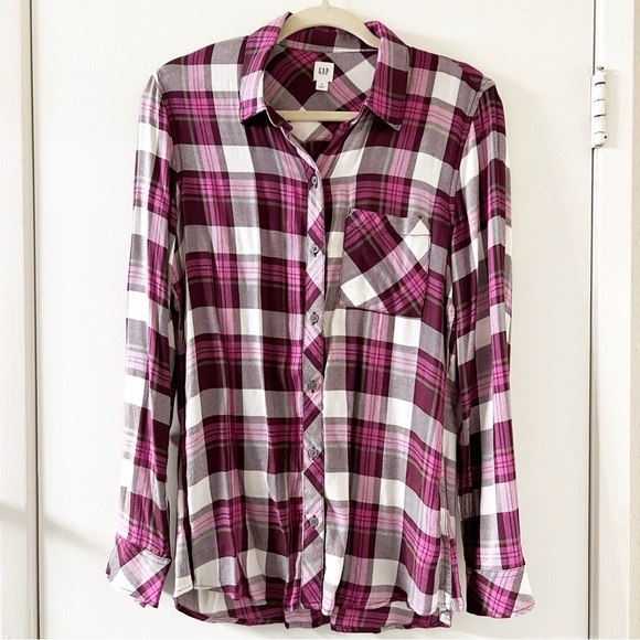 GAP Tops - GAP Plaid Drapey Button Down Flannel Size S